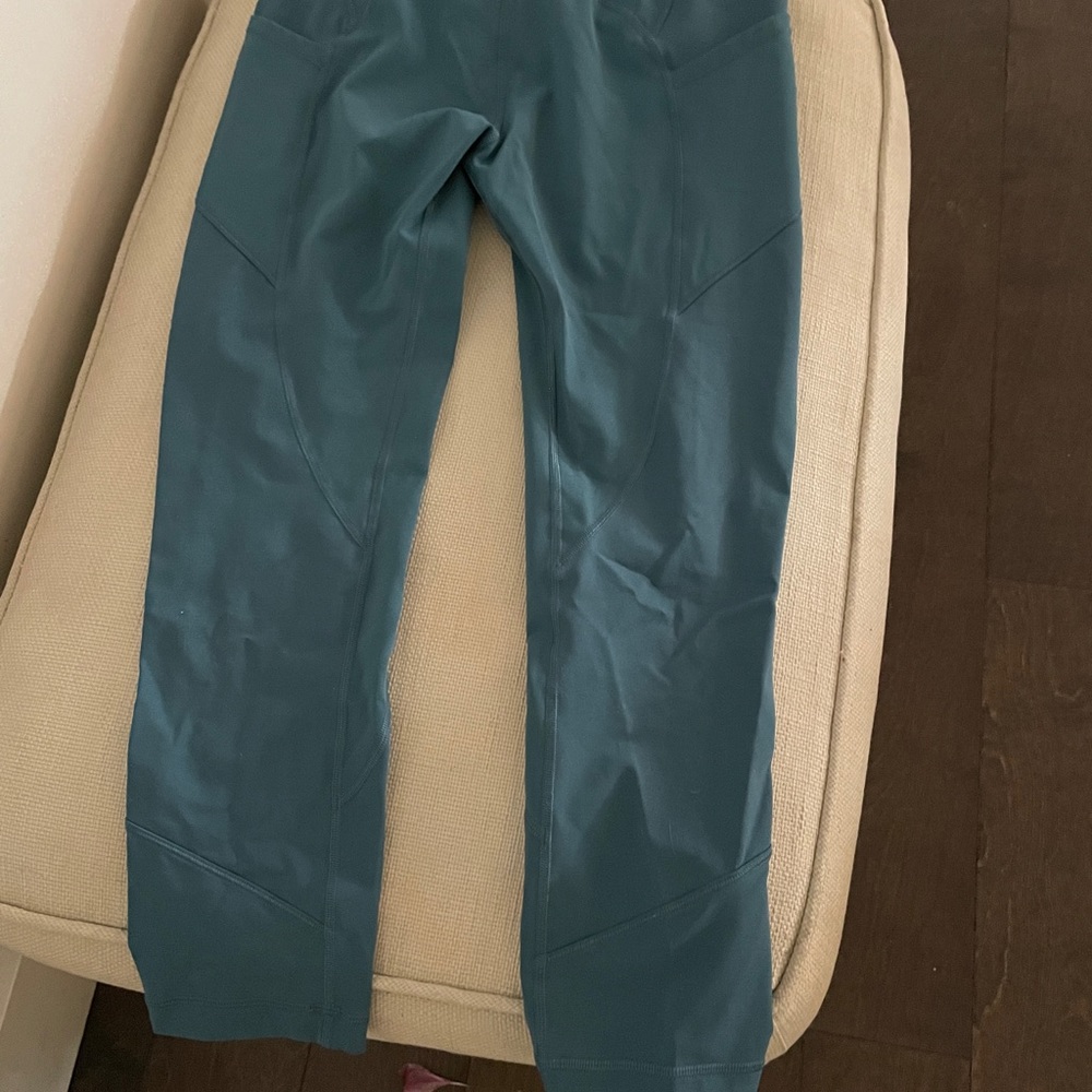 Lululemon cropped leggings